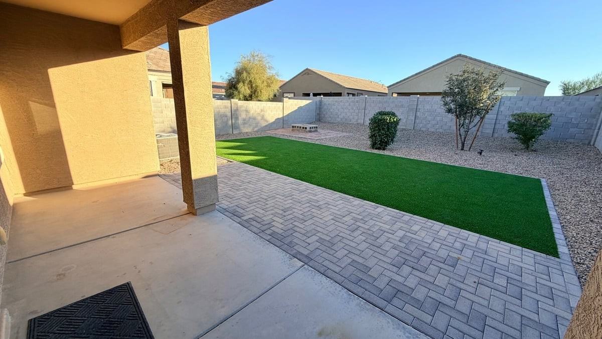 36439 W Pampoloma Ave - Photo 5 of 17