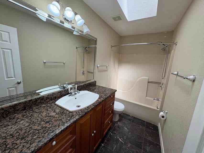 410 Wildwood St - Photo 5 of 6