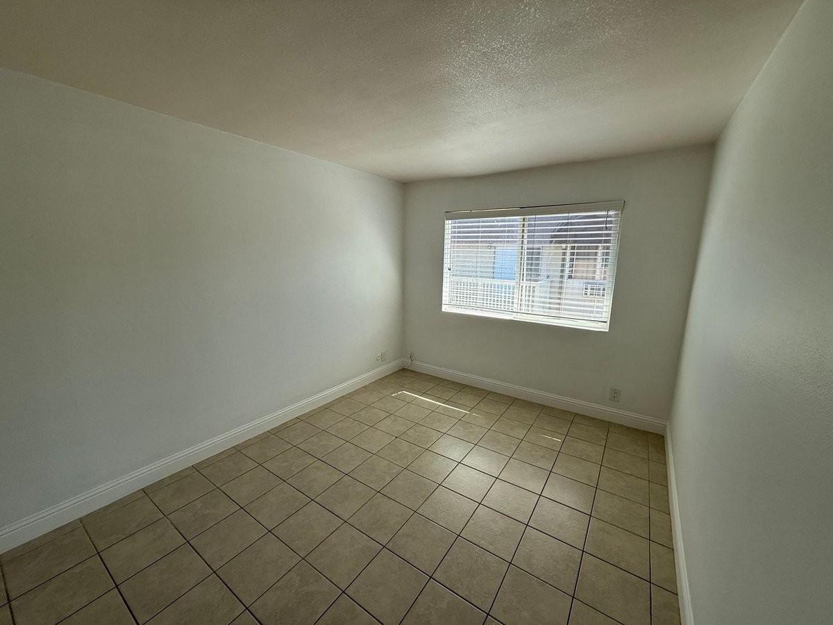 2449 Colina Ct - Photo 4 of 9