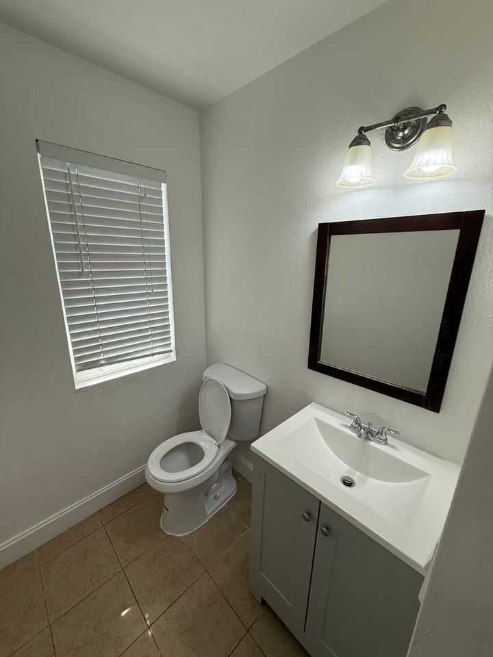 2449 Colina Ct - Photo 6 of 9