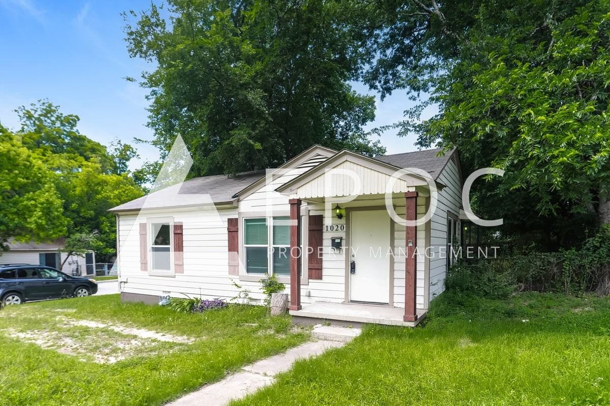 1020 S 39th St - Photo 2 of 15