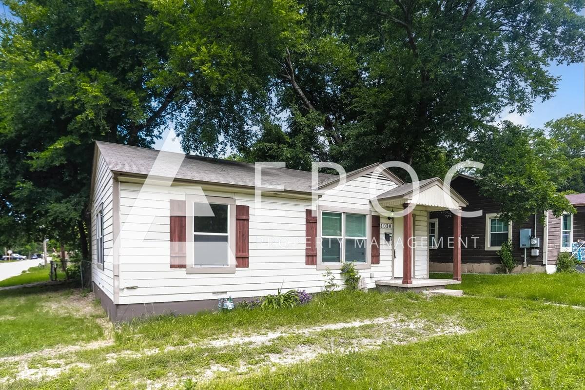 1020 S 39th St - Photo 3 of 15