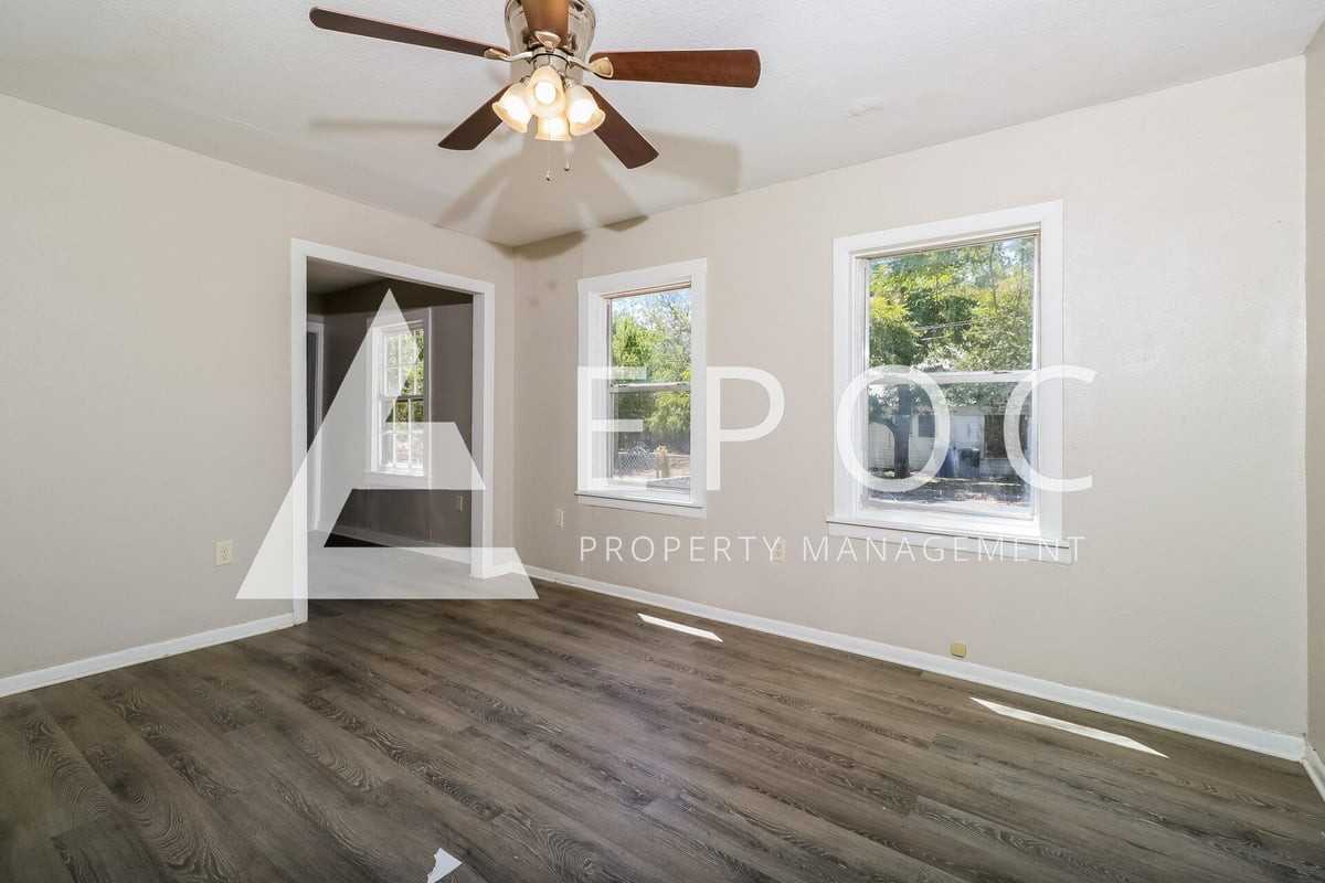 605 S 2nd St - Photo 7 of 17