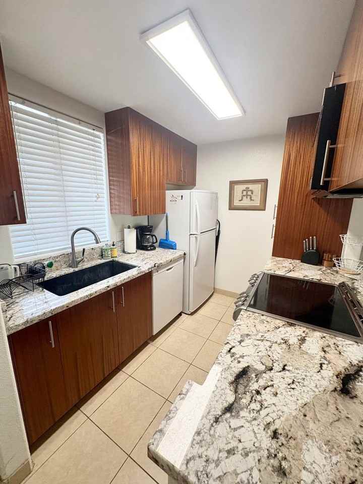 75-6081 Alii Dr - Photo 3 of 12
