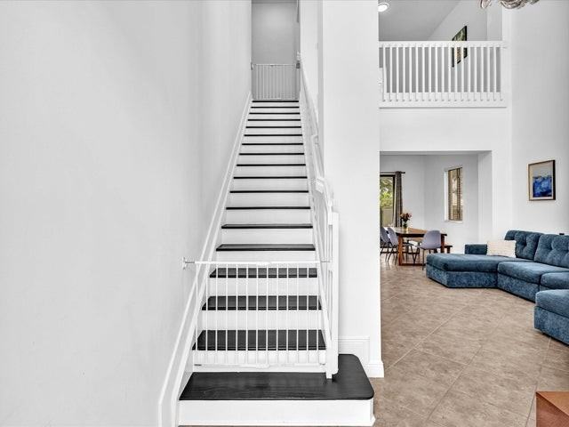 2414 Venetian Way - Photo 3 of 8