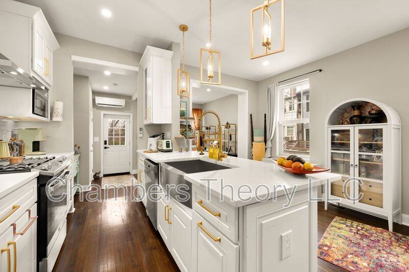 2124 N Capitol St Nw - Photo 2 of 49