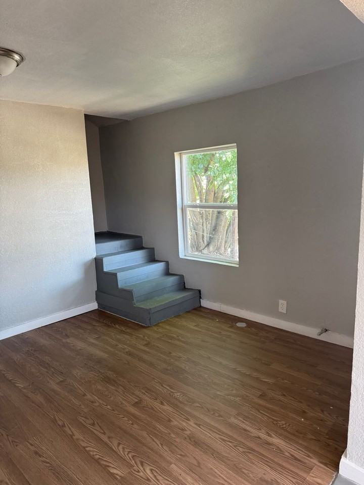 6602 Avenue R #D - Photo 2 of 5