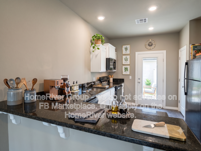 1001 Sw 91st St - Photo 3 of 13