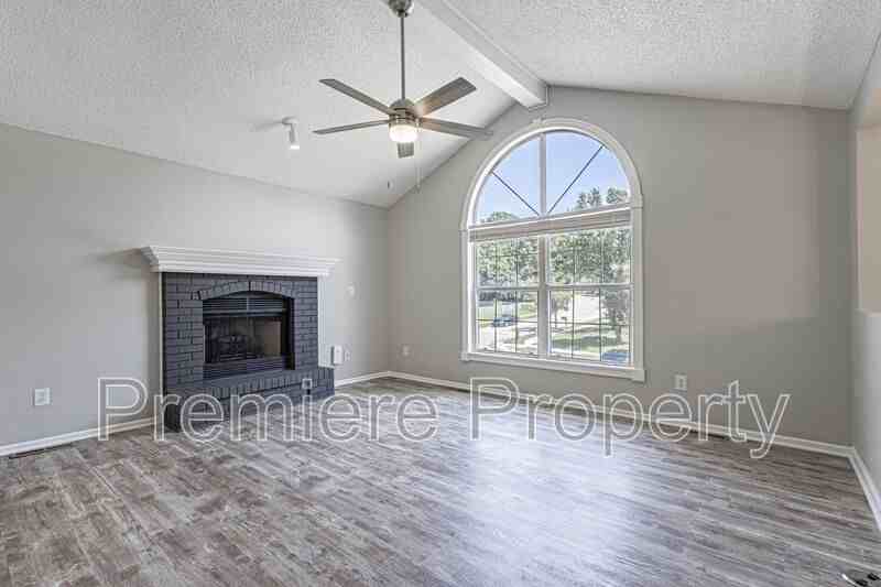 7408 N Atkins Ave - Photo 3 of 19