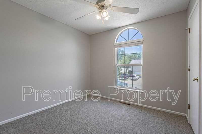 7408 N Atkins Ave - Photo 6 of 19