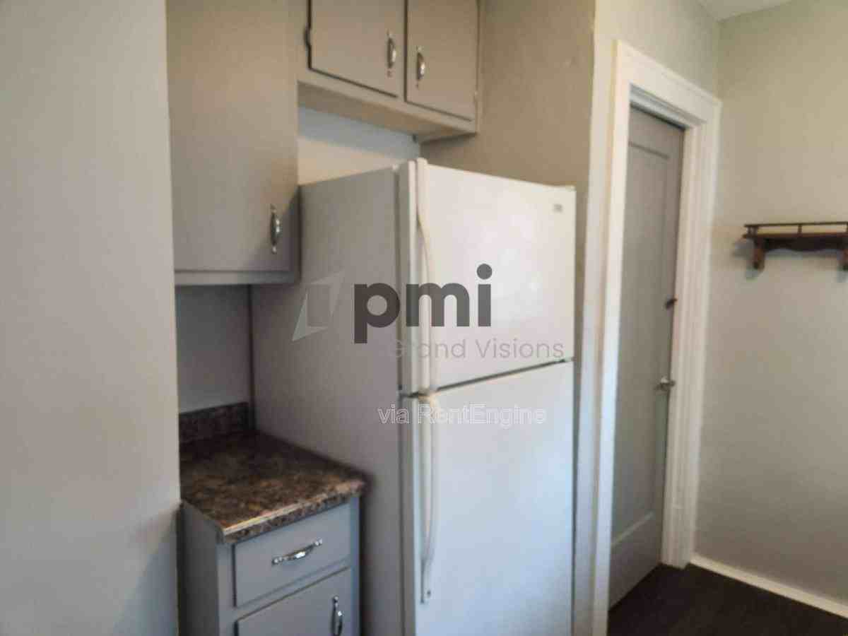 18 E Dr - Photo 4 of 10
