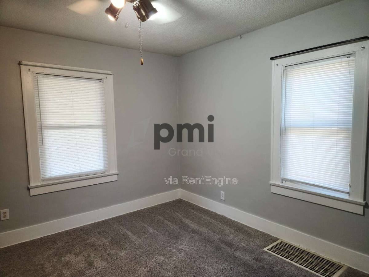 18 E Dr - Photo 6 of 10