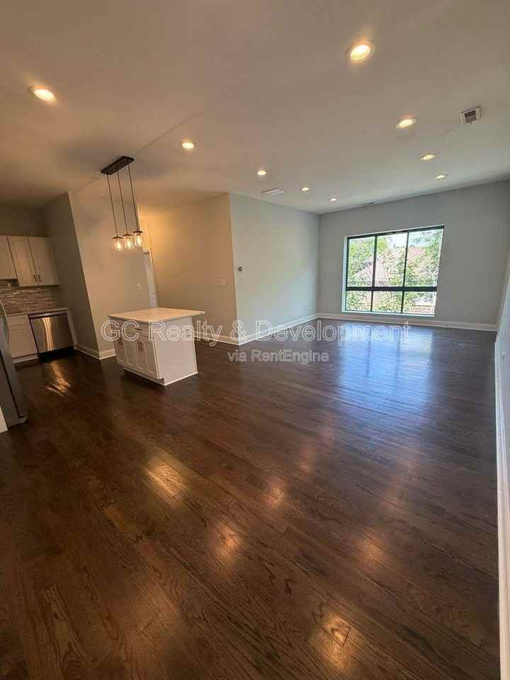 3437 S Morgan St #3W - Photo 2 of 10