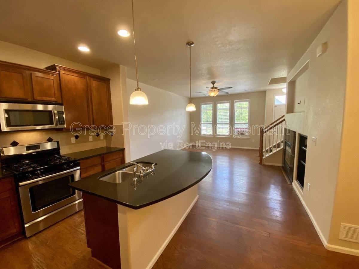8934 E Otero Pl - Photo 3 of 10