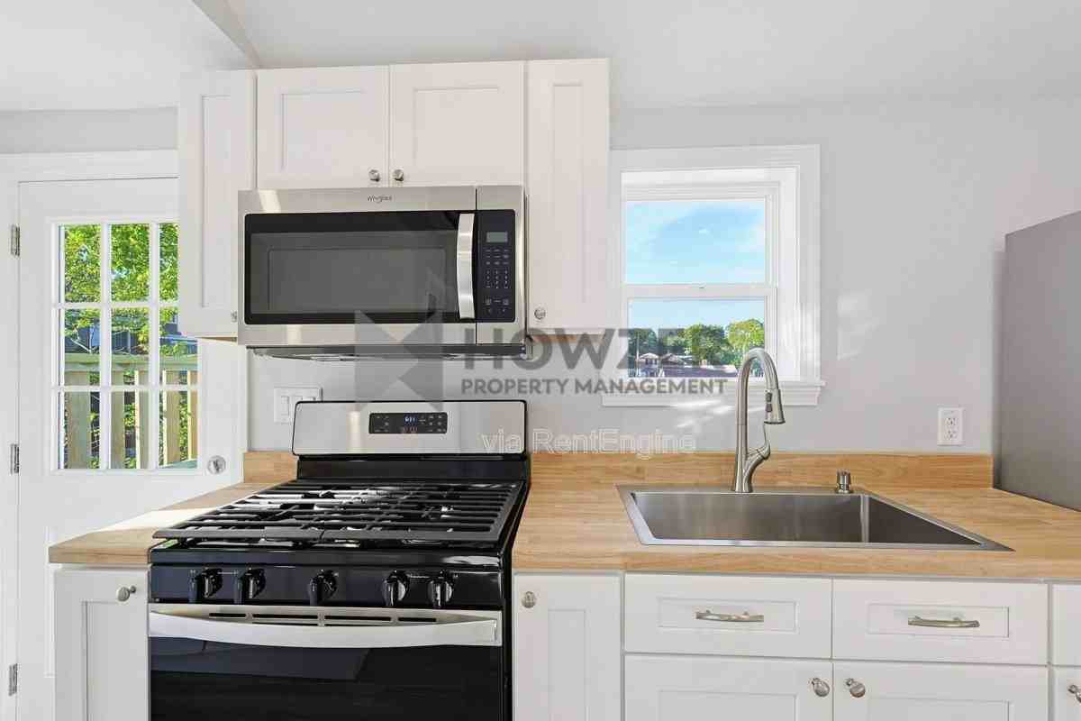 Riverside Ave #2R - Photo 3 of 10