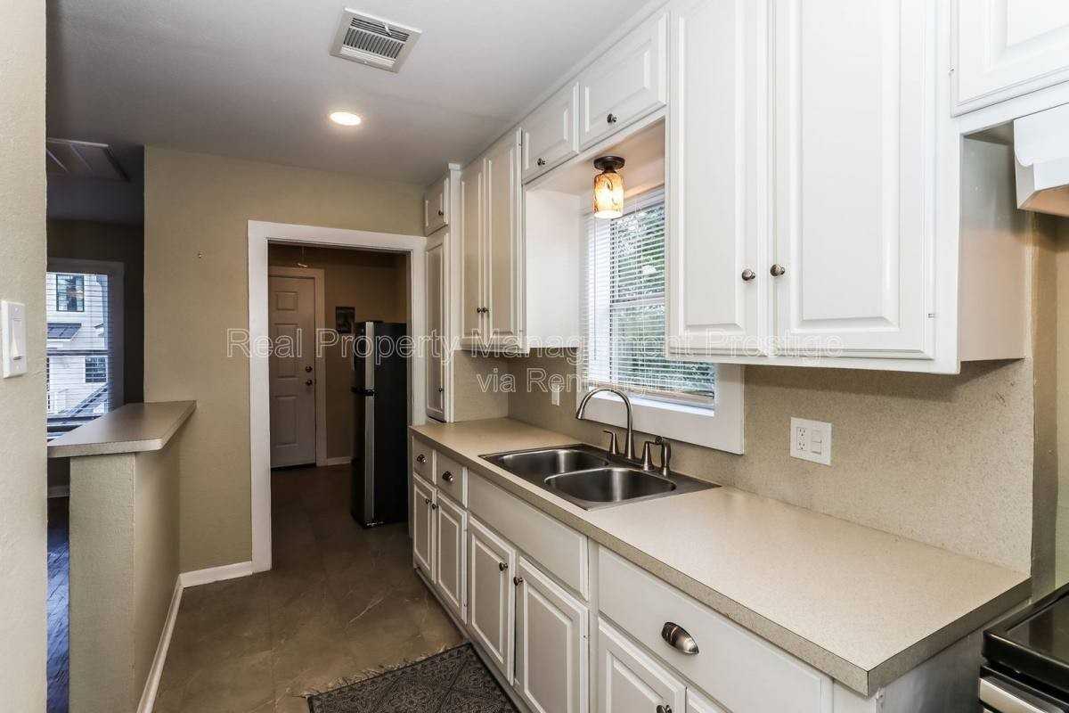 4715 Ave P 1 #2 - Photo 6 of 9