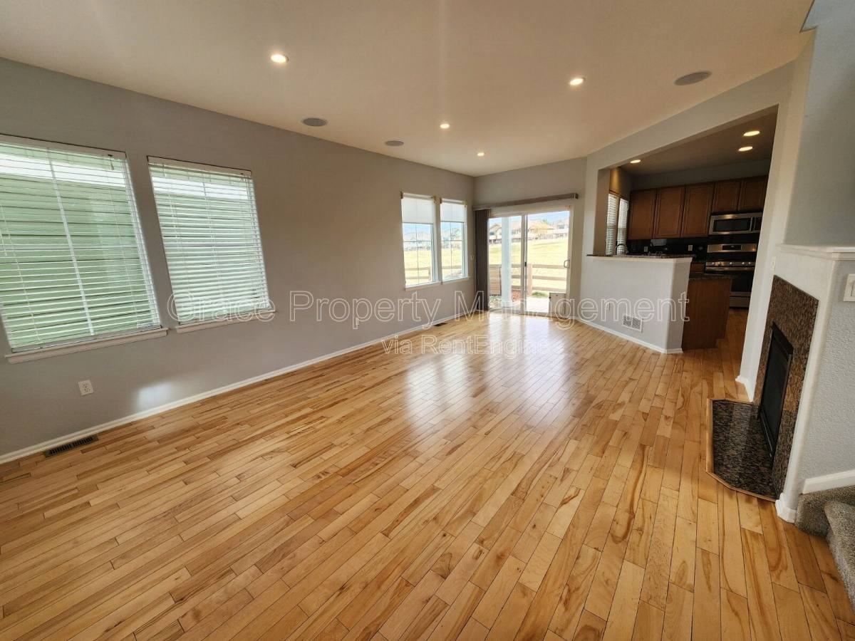 1969 Fairway Pointe Dr - Photo 2 of 10