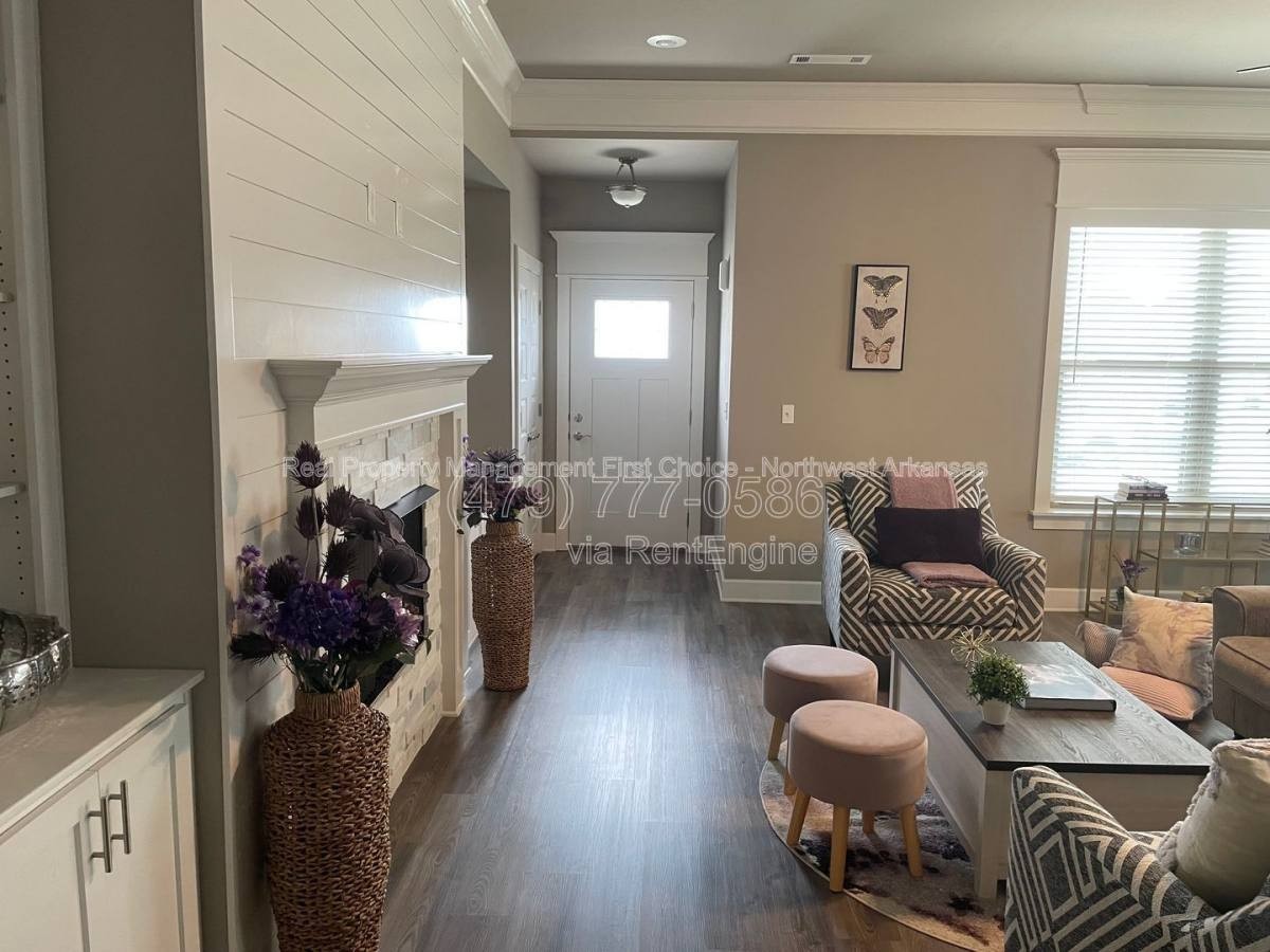1020 Trestle Ln - Photo 3 of 10