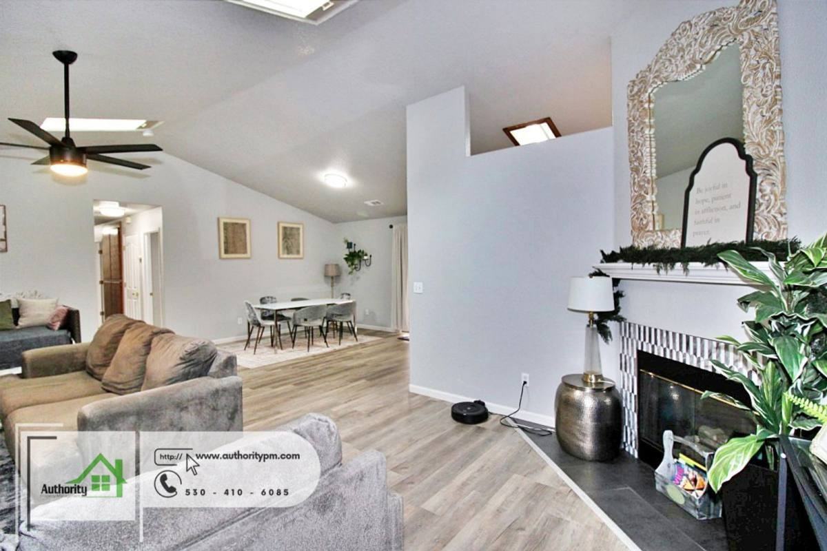 19263 Bjan Ln - Photo 3 of 10