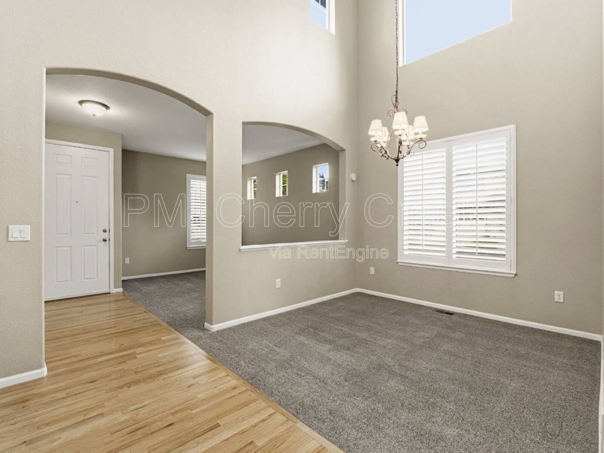 10740 Southhaven Cir - Photo 3 of 10