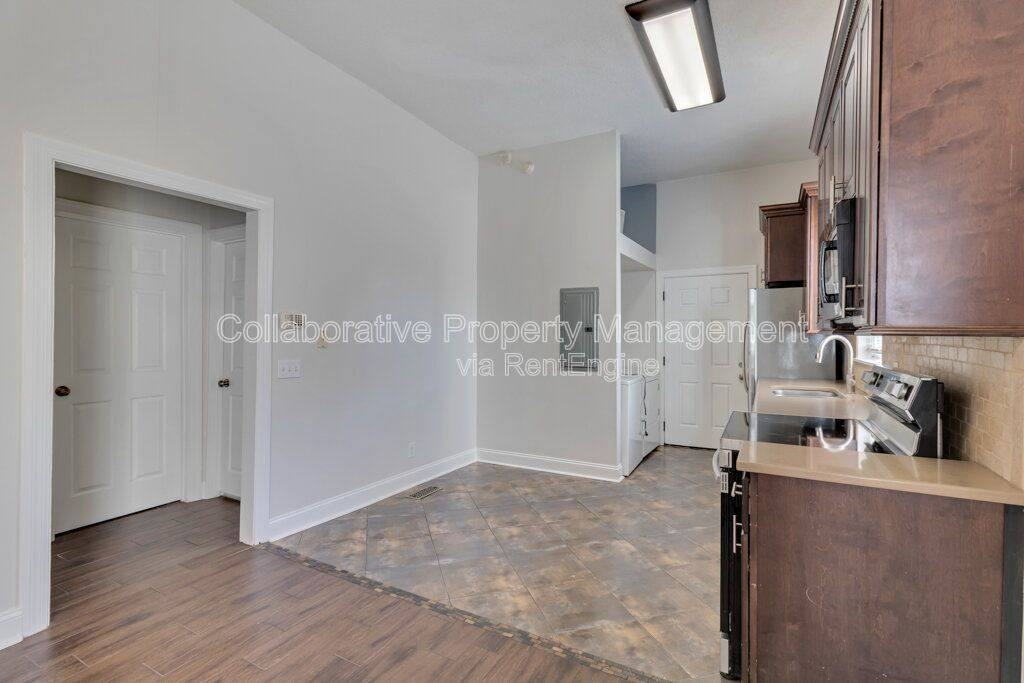 419 E 31st St - Photo 5 of 10