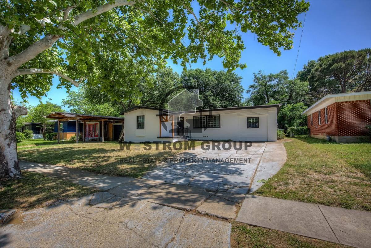 1308 Marshalldale Dr - Photo 2 of 10