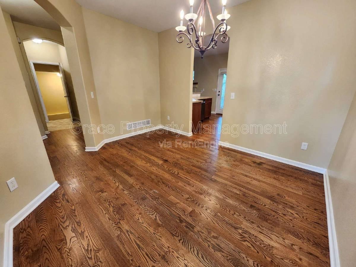 4731 Lucca Dr - Photo 3 of 10