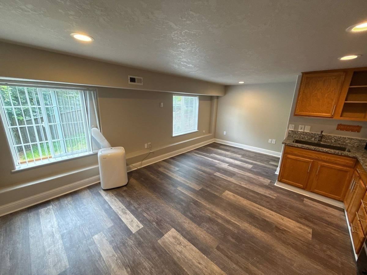 696 Eisenhower Ct Nw #ADU - Photo 2 of 10