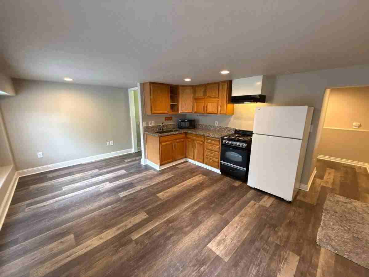 696 Eisenhower Ct Nw #ADU - Photo 3 of 10