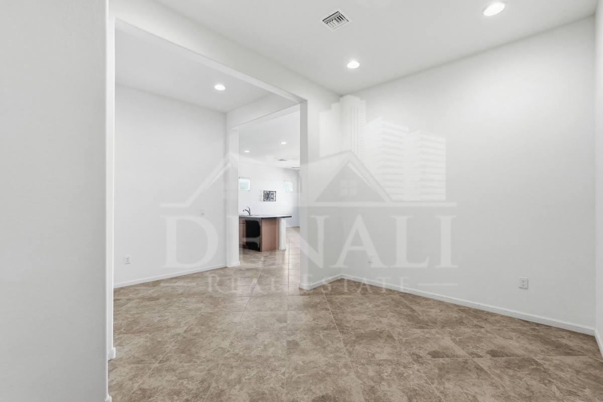 6474 W Willow Falls Way - Photo 3 of 10