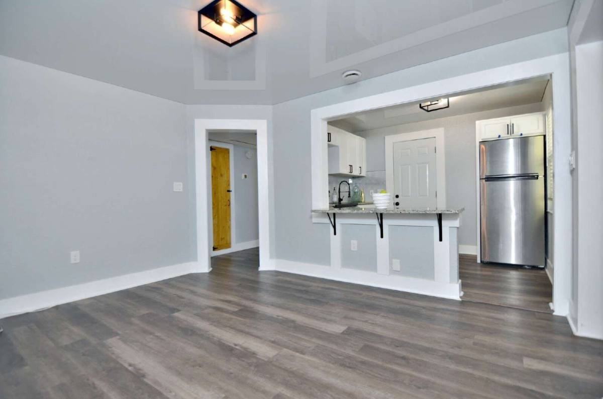 3936 9th Ave S - Photo 3 of 10
