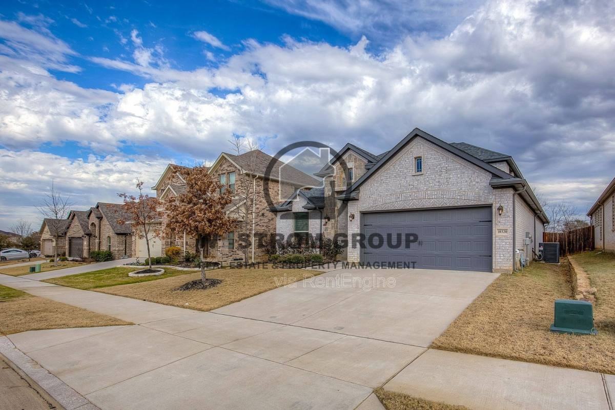 10320 Linger Ln - Photo 3 of 10