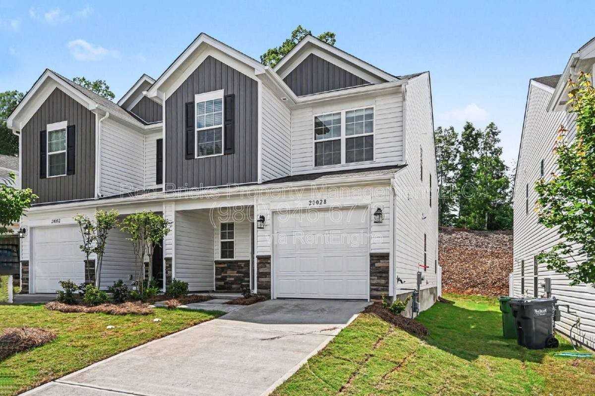 20028 Faithwood Ct - Photo 3 of 10