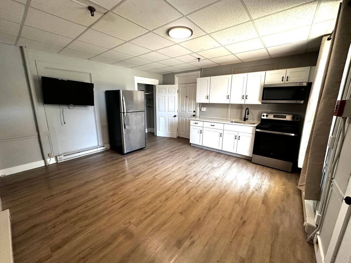 539 Pine St - Photo 2 of 10