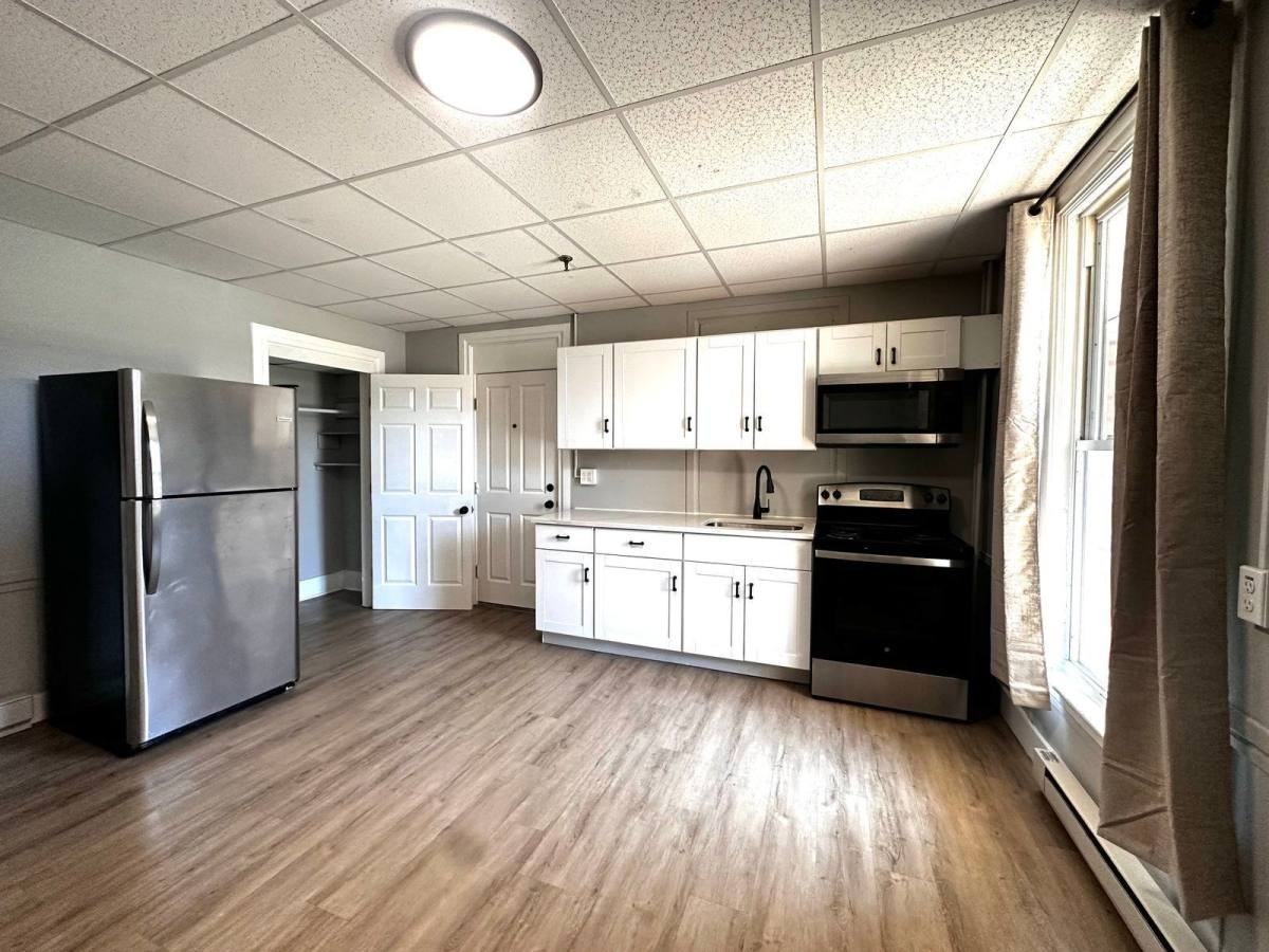 539 Pine St - Photo 3 of 10