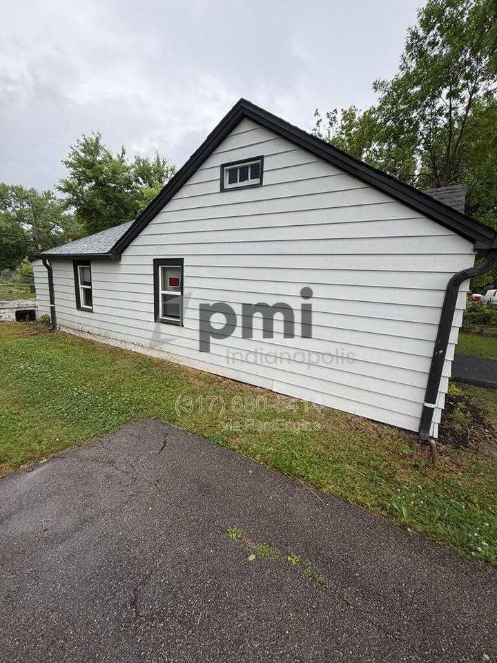 1620 Norton Ave - Photo 3 of 10