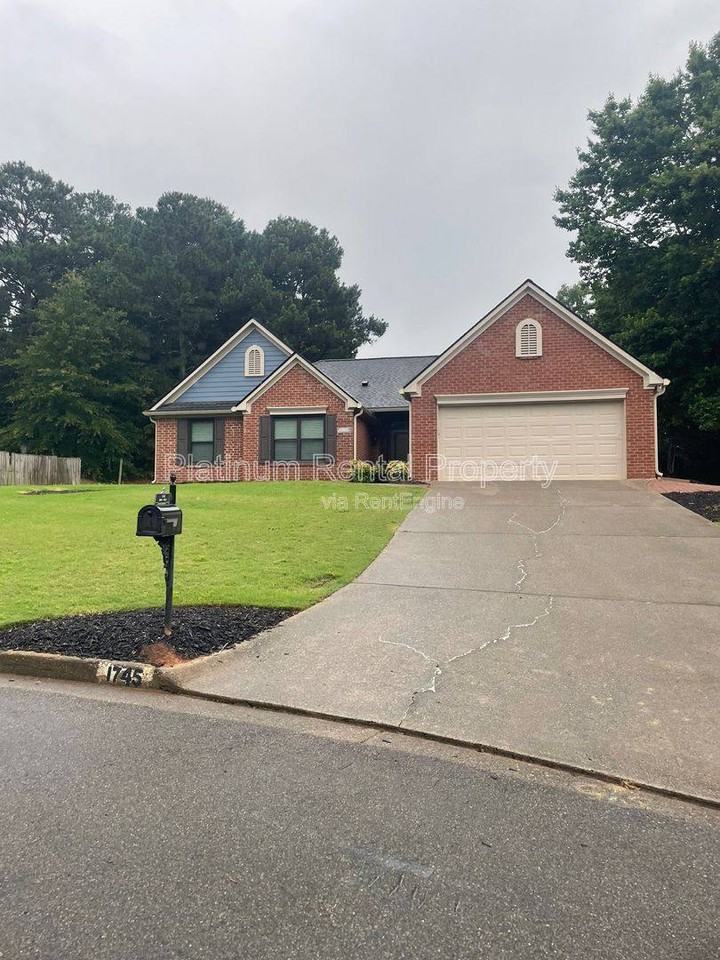 1745 Berry Ct - Photo 2 of 10