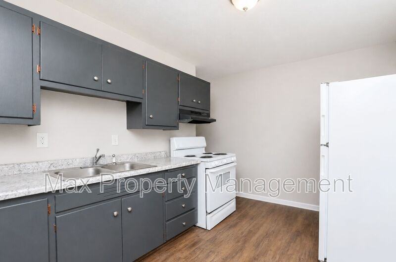 3420 Sw 8th St - Photo 4 of 14