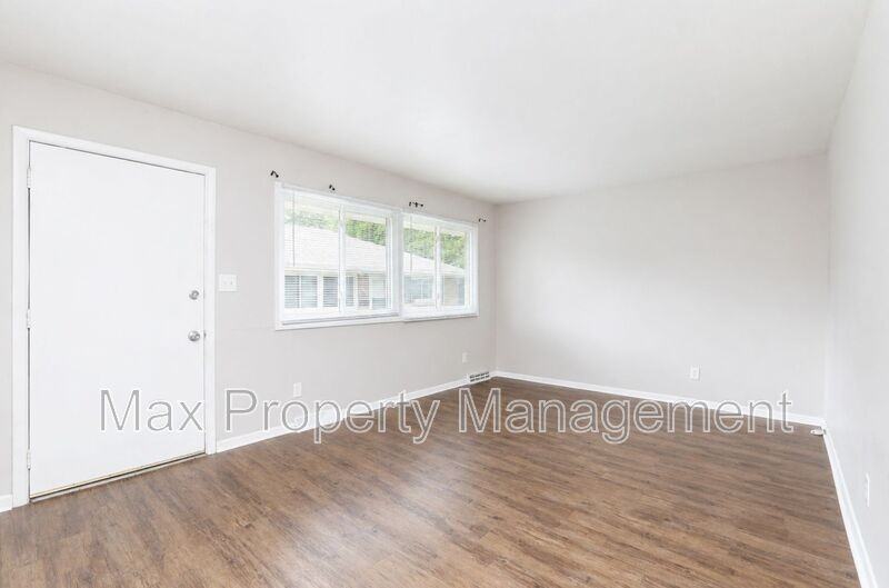 3420 Sw 8th St - Photo 7 of 14