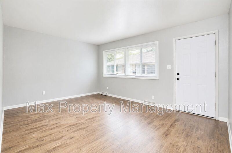3422 Sw 8th St - Photo 5 of 17
