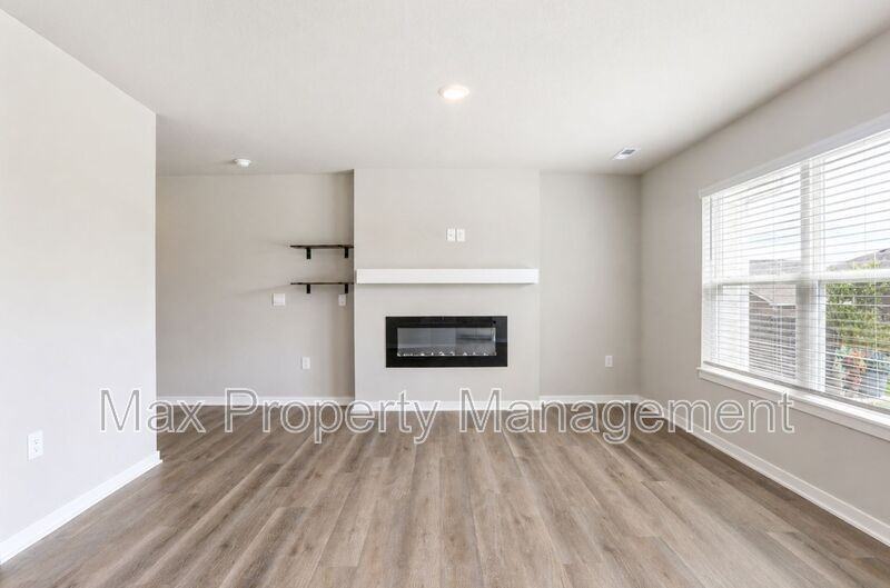 4173 Easton St - Photo 6 of 23
