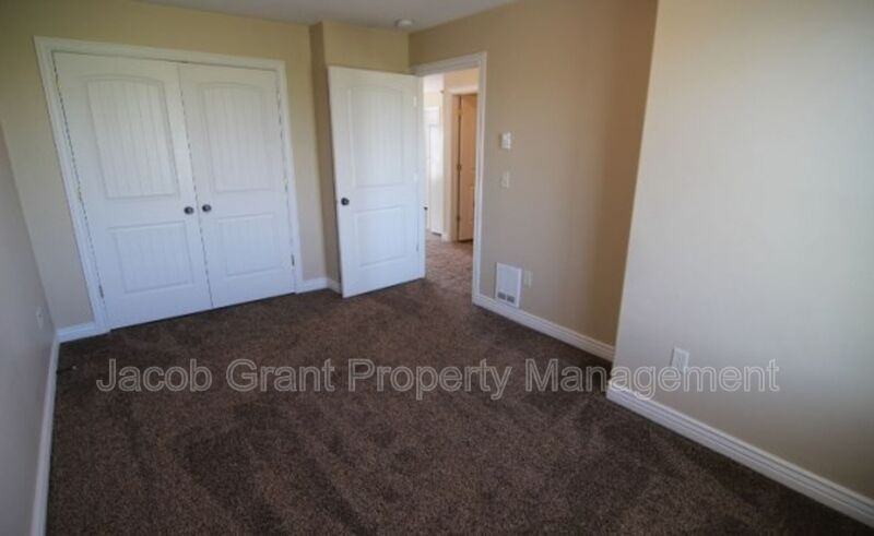 245 Opal Ct #2H - Photo 7 of 14