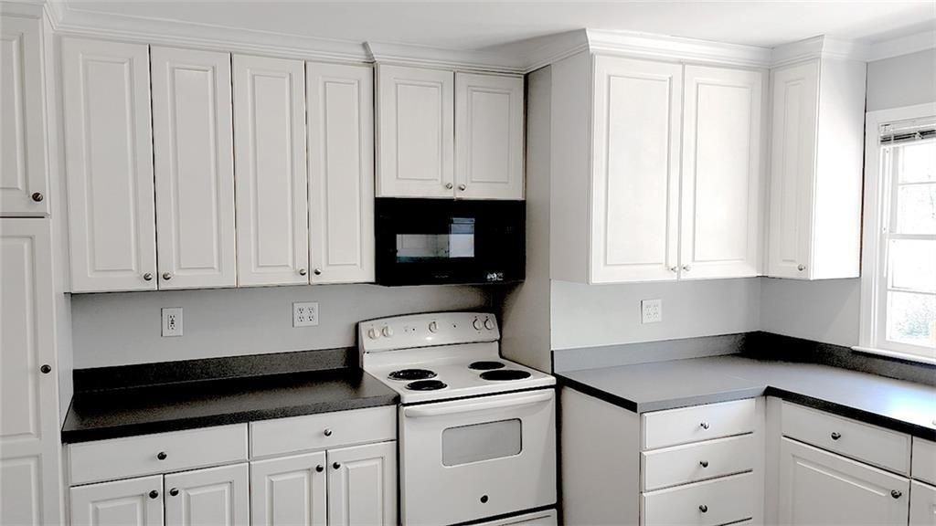 3022 Templewood Dr Ne - Photo 6 of 9