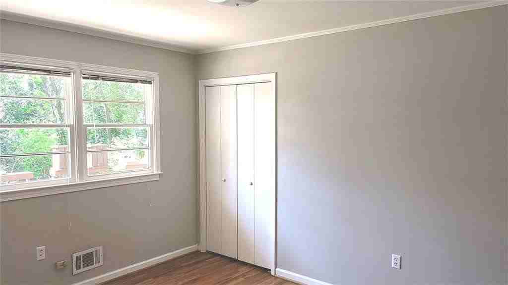 3022 Templewood Dr Ne - Photo 7 of 9