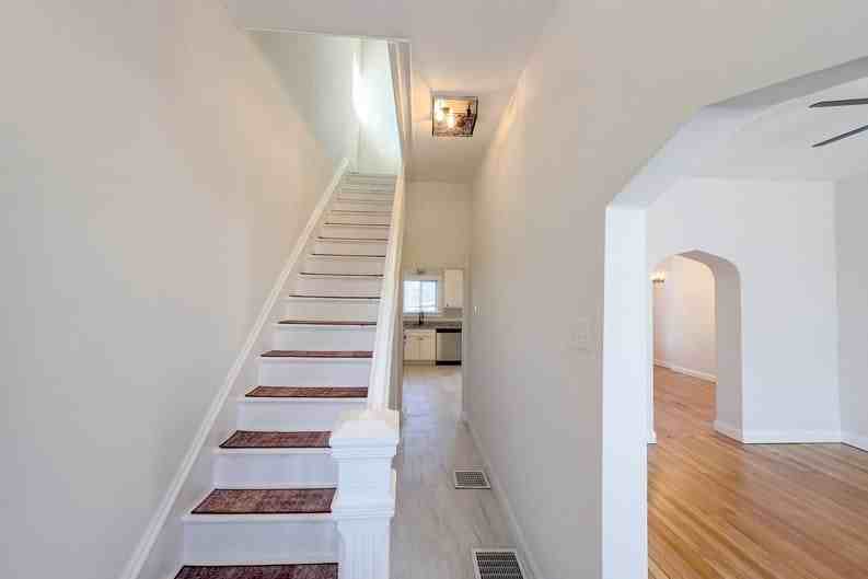 7101 Virginia Ave - Photo 2 of 17