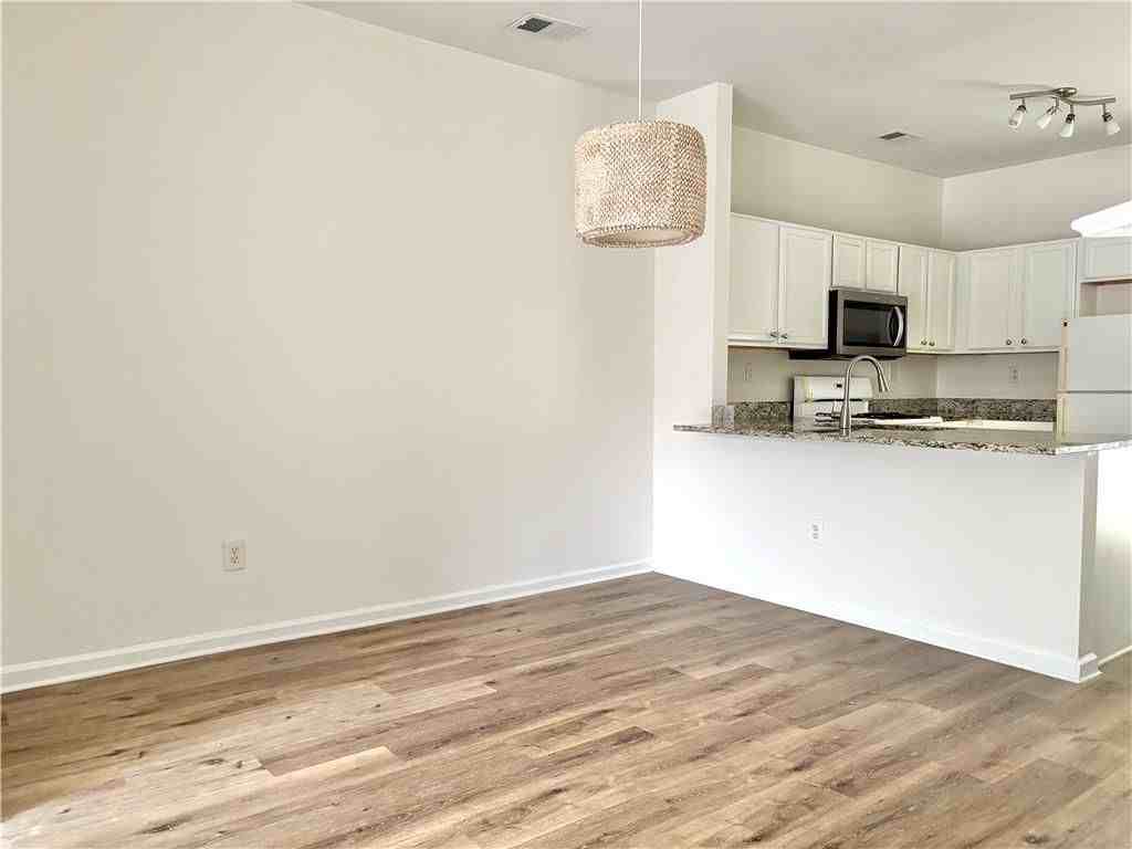 1581 Cove Creek Cir - Photo 4 of 11