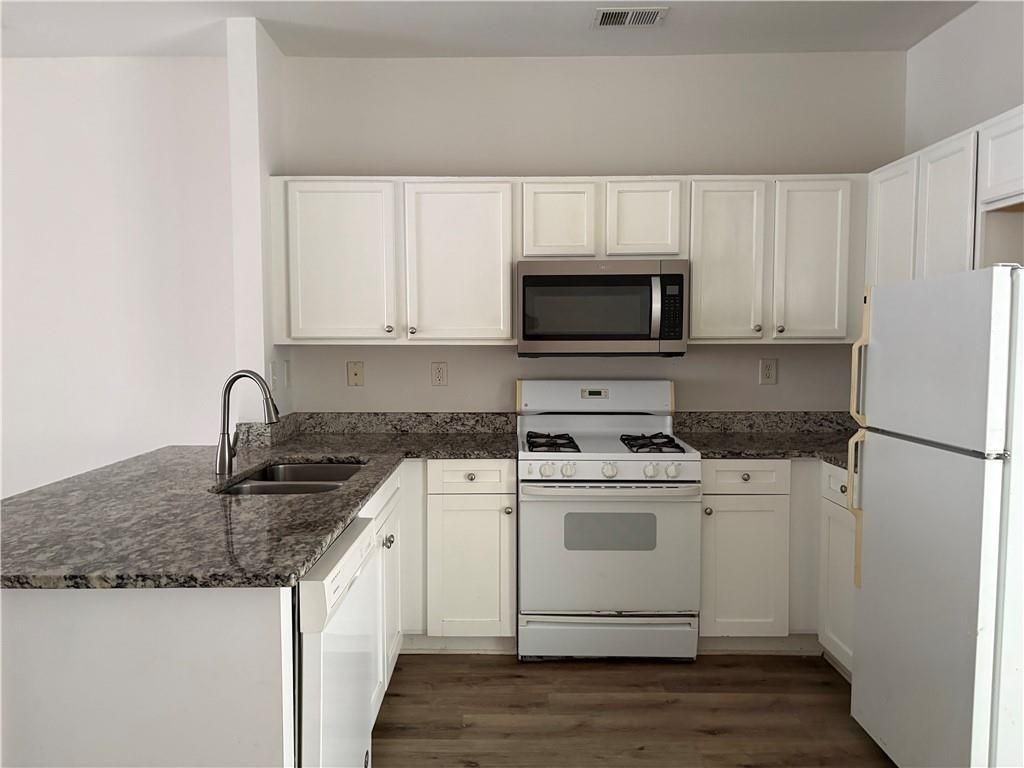 1581 Cove Creek Cir - Photo 5 of 11