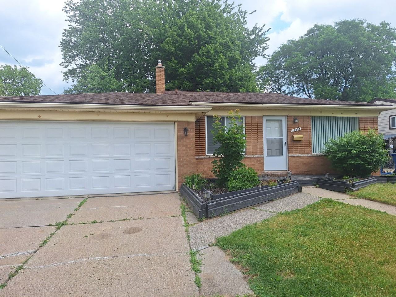 32834 Rosenbusch Dr - Photo 2 of 24