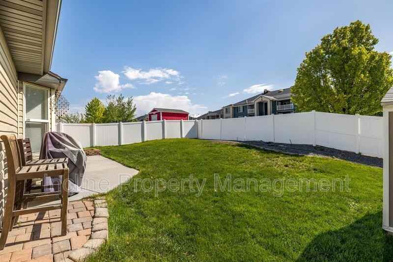 702 Durham Dr - Photo 5 of 25