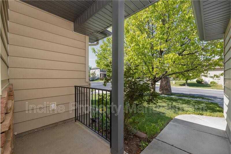 702 Durham Dr - Photo 6 of 25